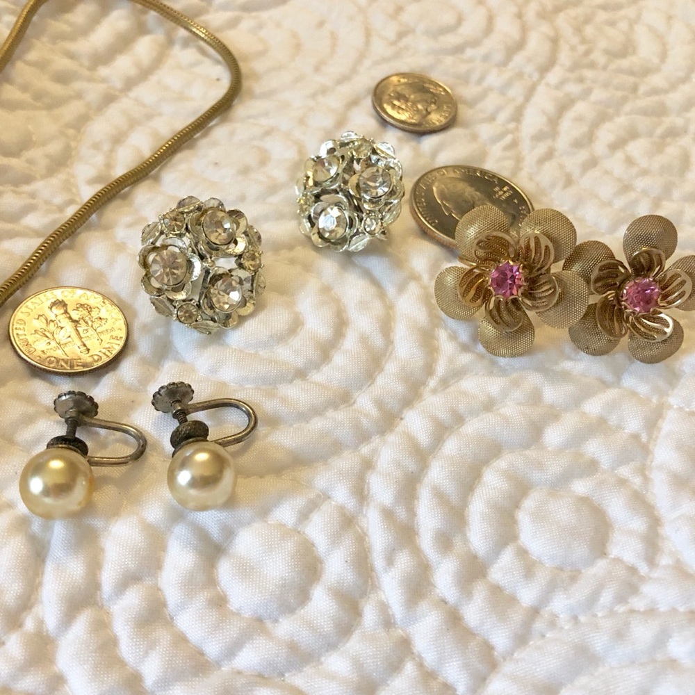 Set of 3 funky vintage clip on/screw back earrings